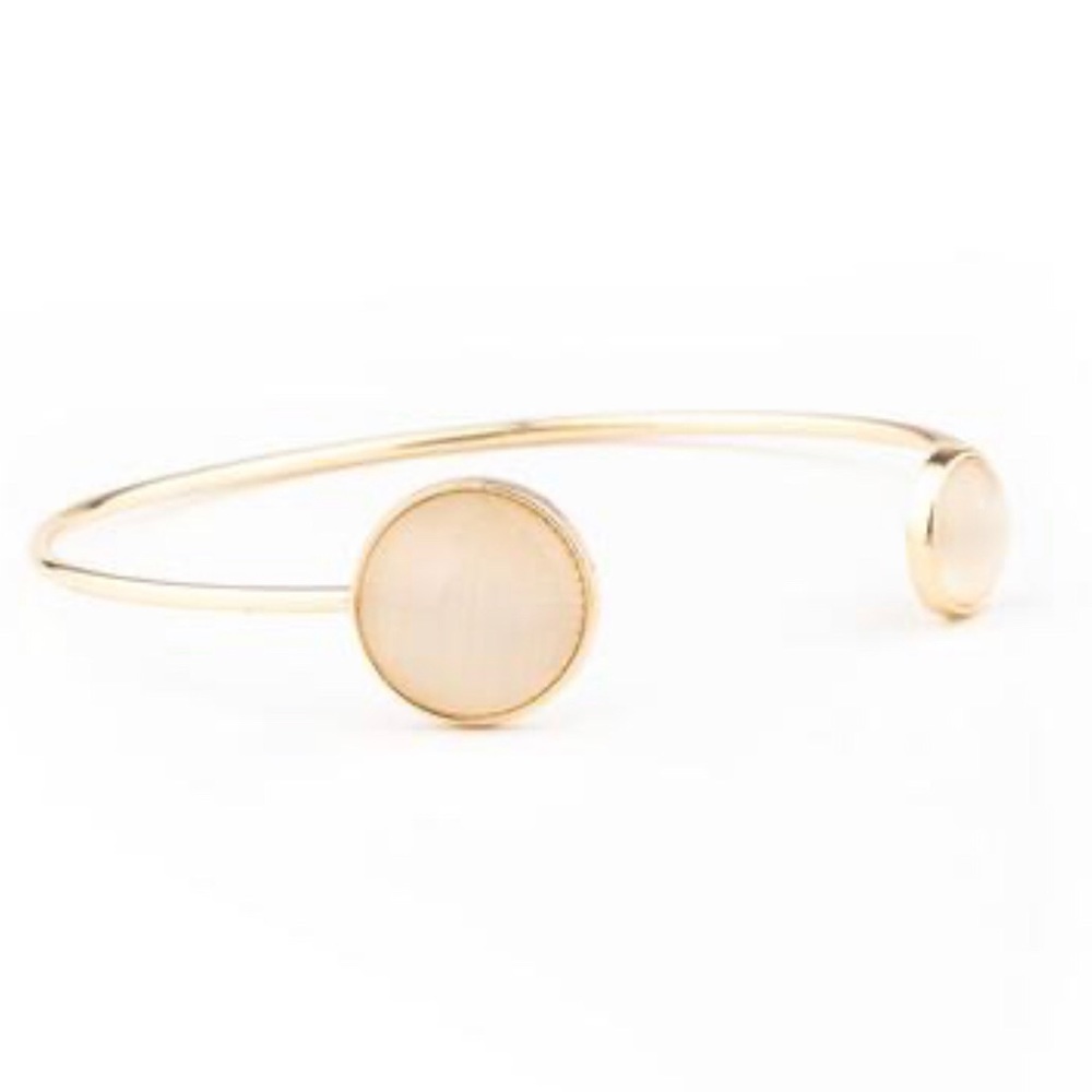 NWT Paparazzi Brilliantly Basic Gold Bracelet